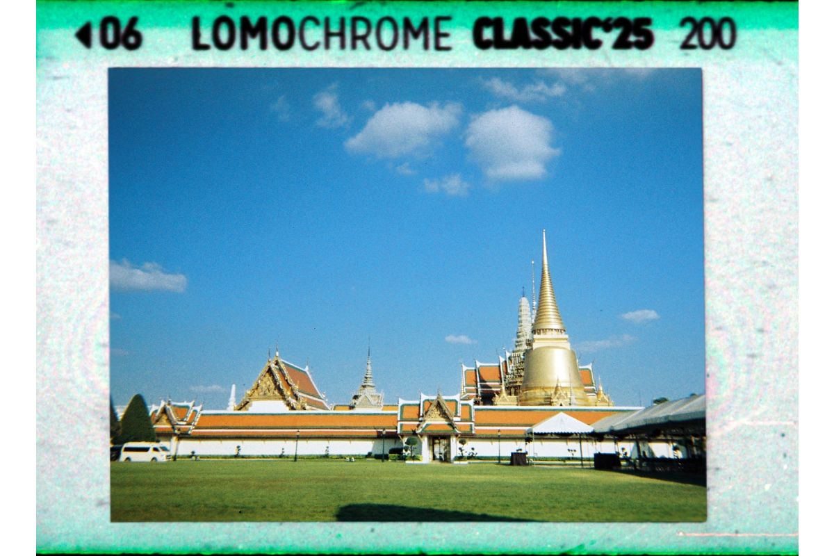 Lomography LomoChrome Classicolor 110 Color  (ISO 200, 24 Exposures)